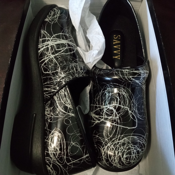 Savvy Black Glittery Swirly Shoes - Picture 3 of 7